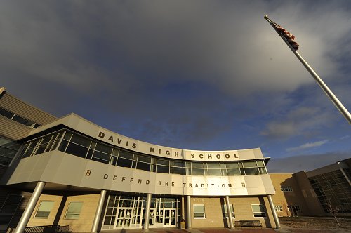 Senior class presents Old Glory as gift