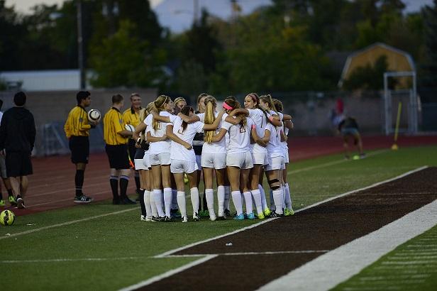 Girls+soccer+team+gets+fifth+in+the+nation