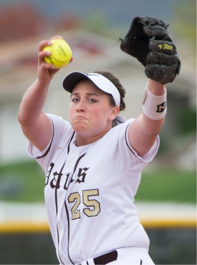 Softball+Celebrates+Region+Title