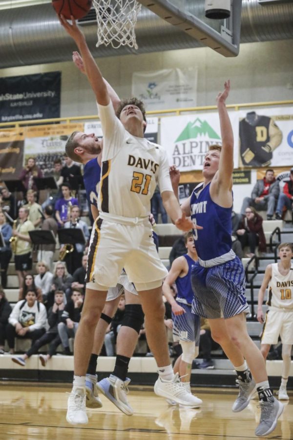 Boys Basketball vs. Clearfield: The Battle for Region Continues