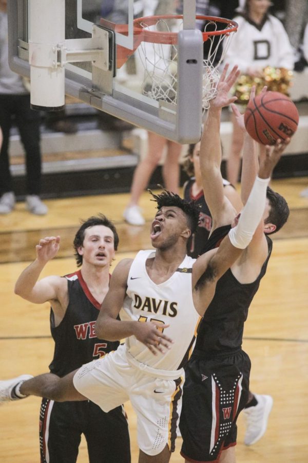 Davis Boys Basketball: Darts look to take down Silverwolves for a spot at the top of Region 1